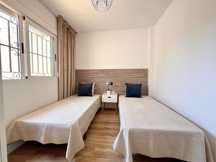 Image No.30-3 Bed Townhouse for sale