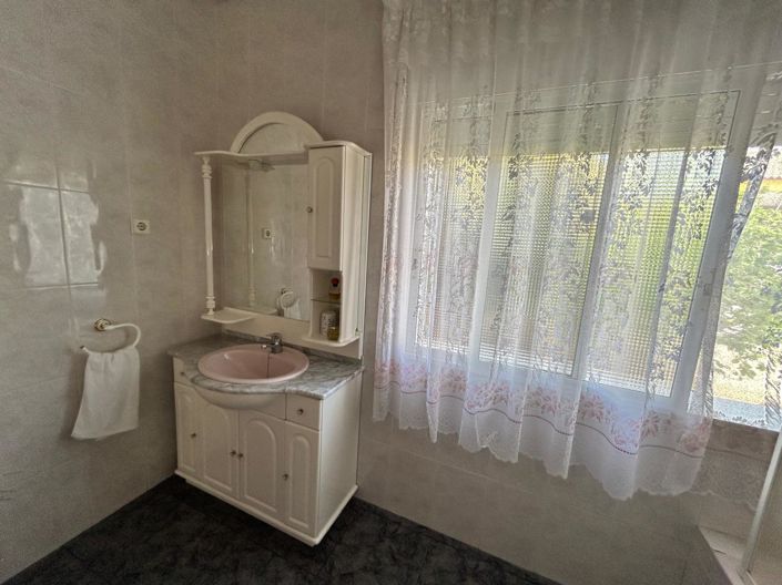 Image No.19-3 Bed Villa for sale