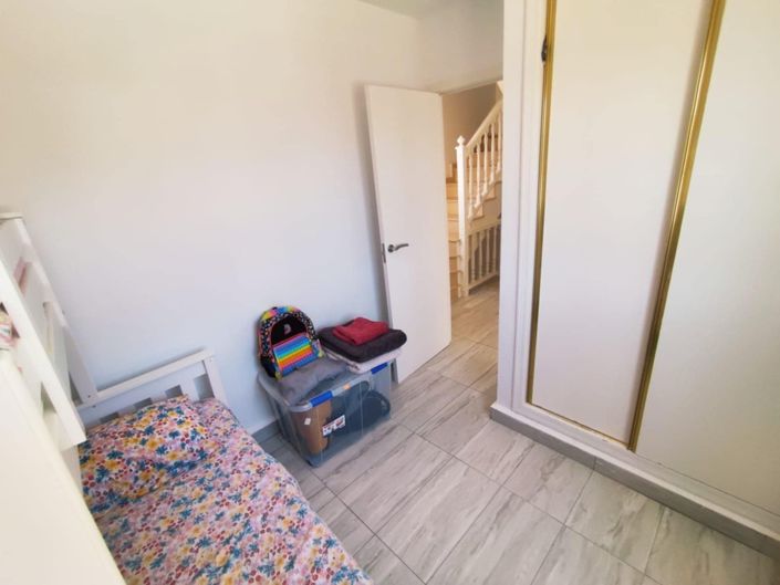 Image No.18-2 Bed Property for sale