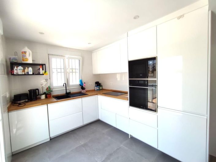 Image No.28-2 Bed Property for sale