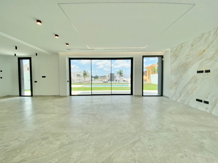 Image No.4-2 Bed Villa for sale