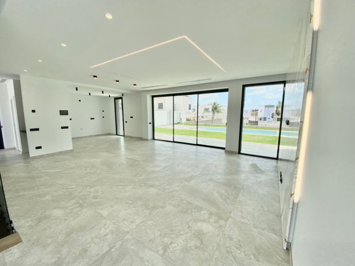 Image No.6-2 Bed Villa for sale
