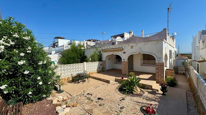 Image No.1-2 Bed House for sale