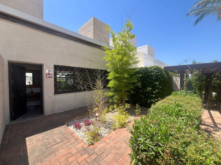 Image No.23-2 Bed Villa for sale