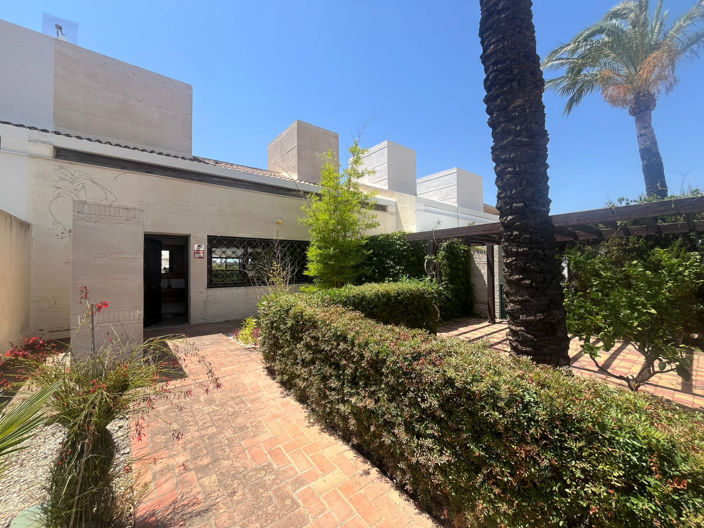 Image No.25-2 Bed Villa for sale