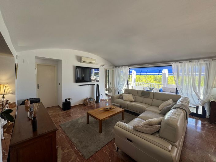 Image No.15-3 Bed House for sale