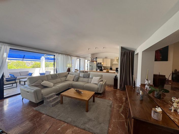 Image No.17-3 Bed House for sale