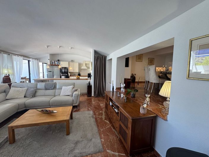Image No.21-3 Bed House for sale