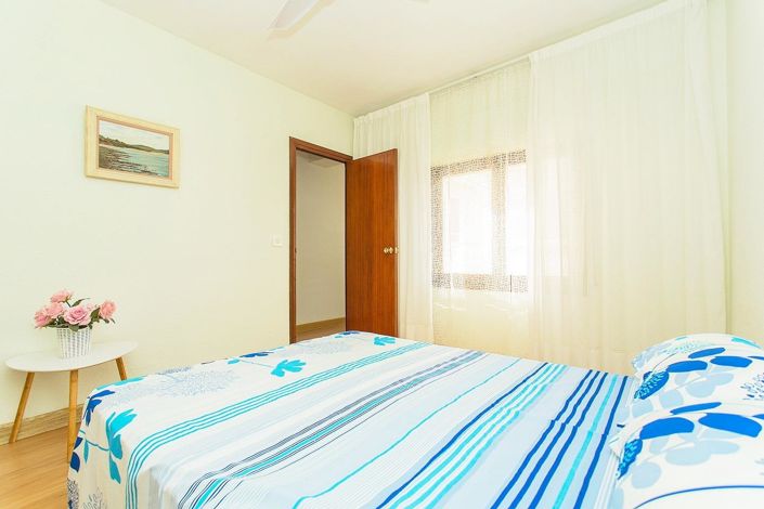 Image No.25-3 Bed Property for sale