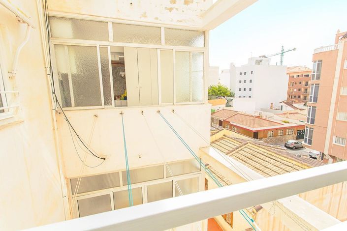 Image No.40-3 Bed Property for sale