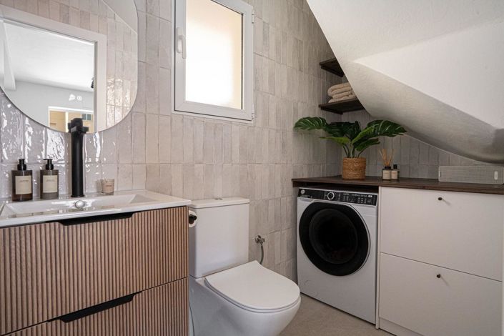 Image No.11-2 Bed House for sale