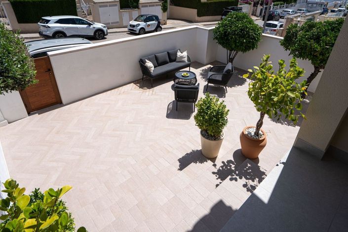 Image No.23-2 Bed House for sale