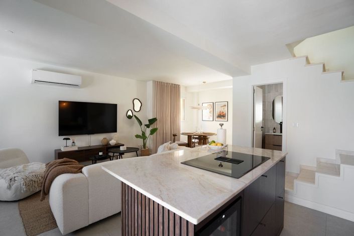 Image No.4-2 Bed House for sale