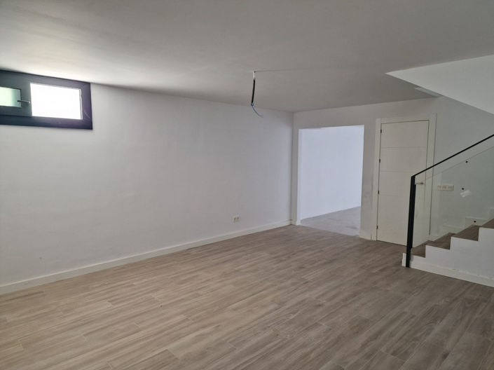 Image No.19-2 Bed Property for sale