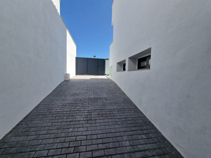 Image No.27-2 Bed Property for sale