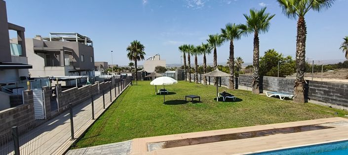 Image No.20-3 Bed Villa for sale