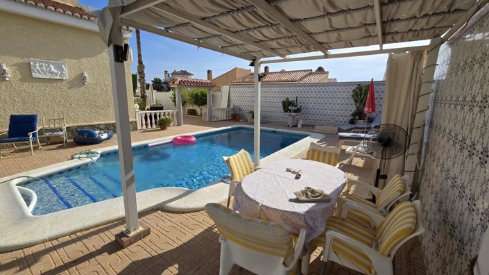 Image No.1-3 Bed Villa for sale