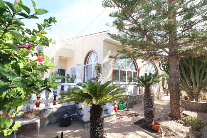 Image No.1-3 Bed Villa for sale
