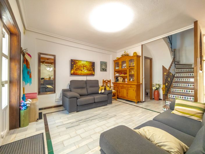 Image No.14-3 Bed Townhouse for sale