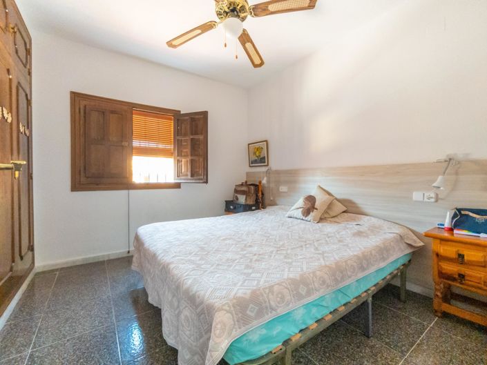 Image No.17-3 Bed Townhouse for sale