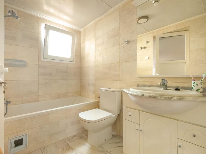 Image No.28-3 Bed Townhouse for sale