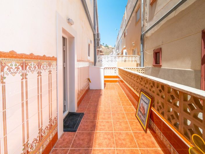 Image No.30-3 Bed Townhouse for sale