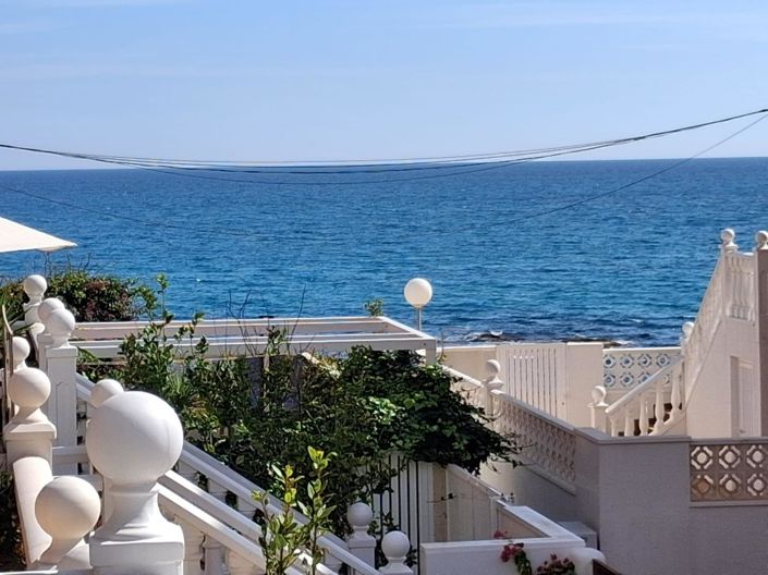 Image No.45-3 Bed Townhouse for sale