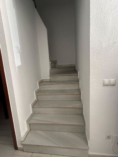 Image No.12-3 Bed Townhouse for sale