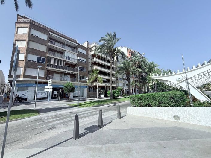 Image No.1-Appartement de 4 chambres à vendre à Torrevieja
