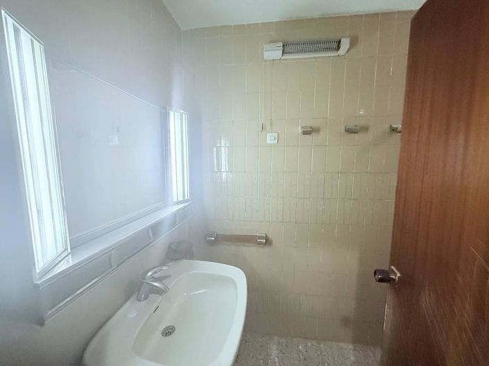 Image No.21-4 Bed Apartment for sale