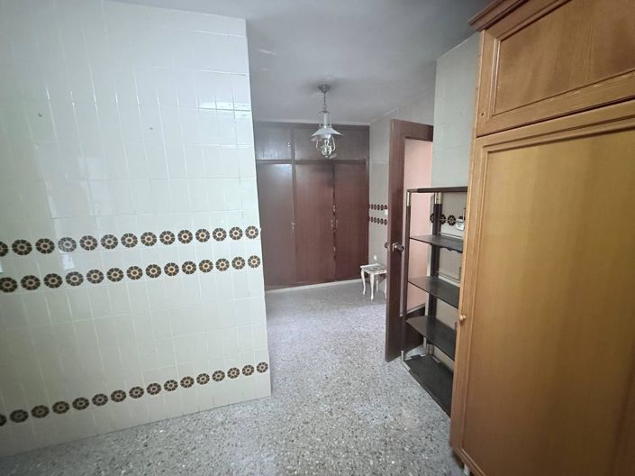 Image No.23-4 Bed Apartment for sale