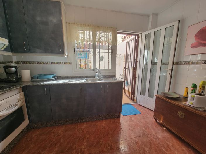 Image No.10-3 Bed Townhouse for sale