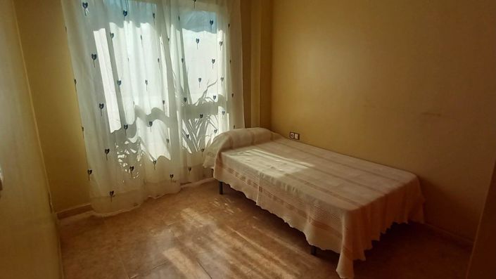 Image No.9-5 Bed Townhouse for sale