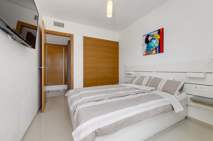 Image No.21-3 Bed Townhouse for sale