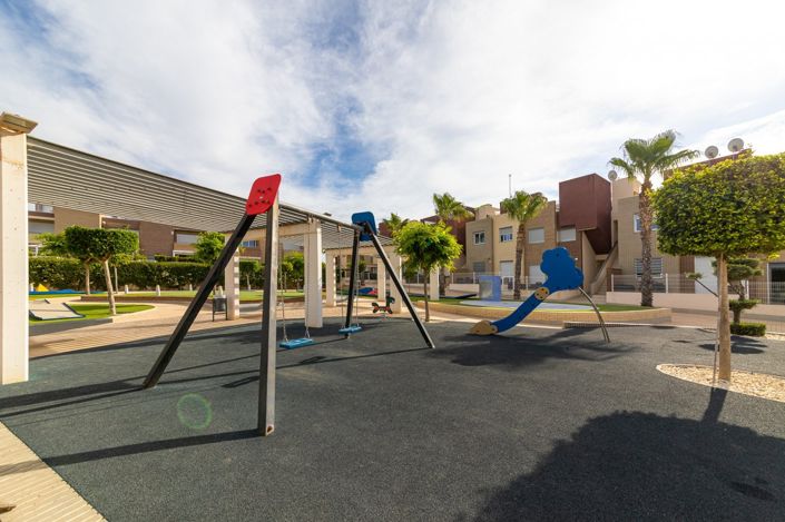 Image No.36-3 Bed Townhouse for sale