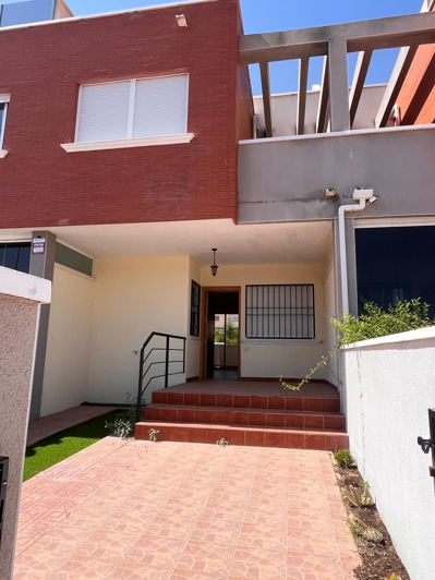 Image No.1-3 Bed House for sale