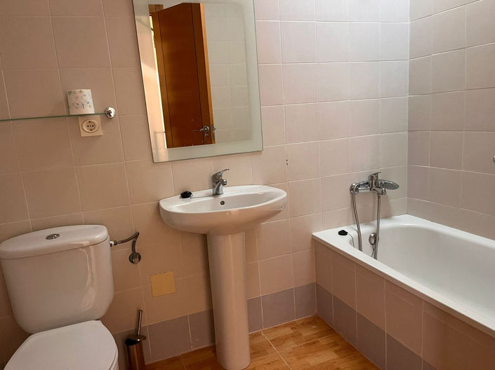 Image No.20-3 Bed House for sale