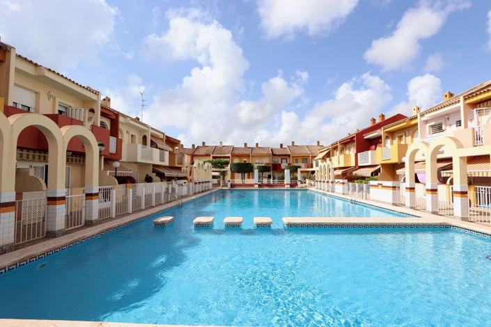 Image No.1-2 Bed House for sale
