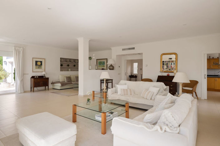 Image No.4-4 Bed Villa for sale