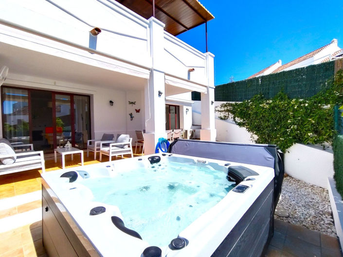 Image No.1-4 Bed Townhouse for sale