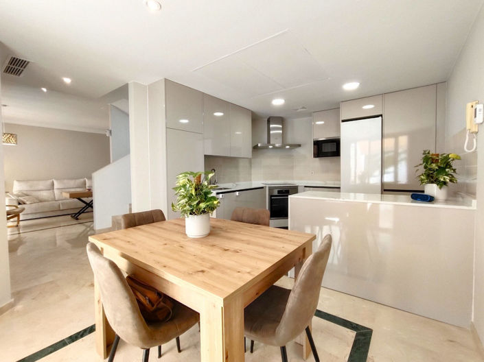 Image No.3-4 Bed Townhouse for sale