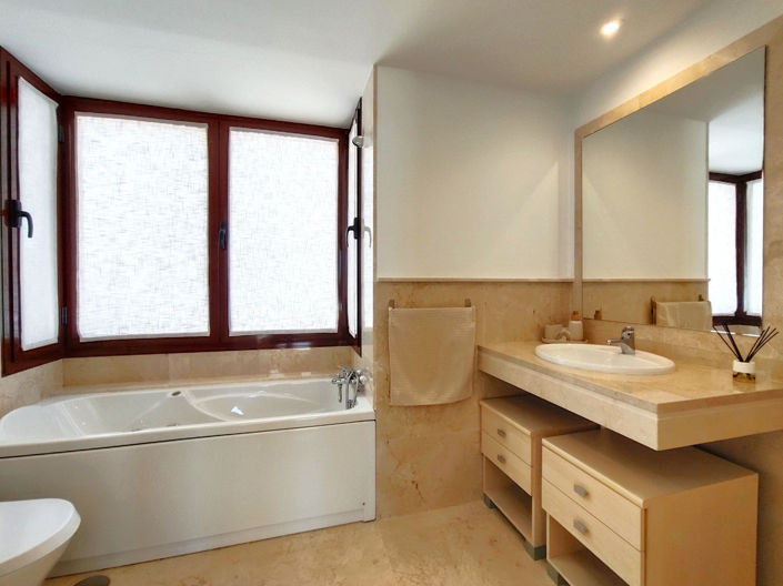 Image No.6-4 Bed Townhouse for sale