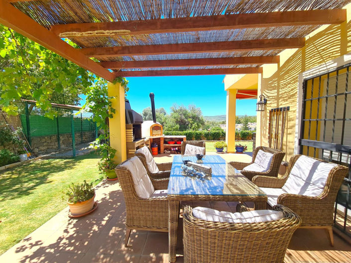 Image No.1-3 Bed Villa for sale