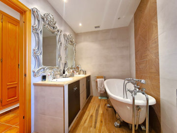 7-aa4cc561180b369757c0bb4af9886cd3