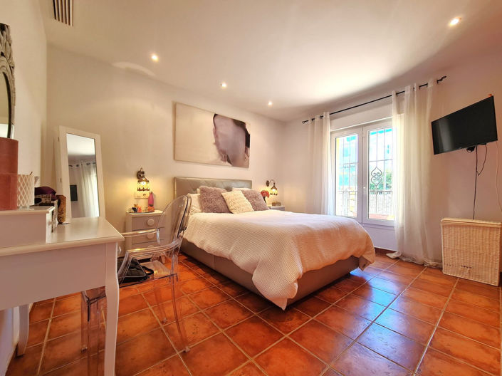 Image No.8-3 Bed Villa for sale