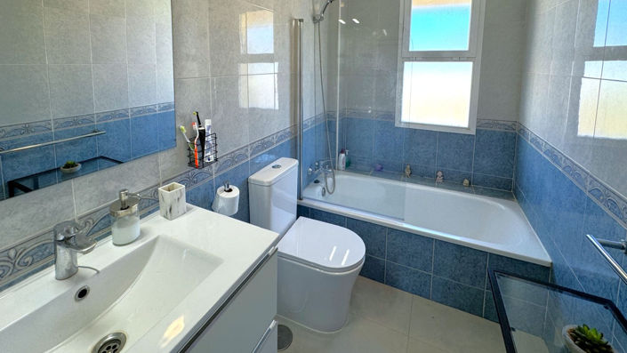 Image No.8-3 Bed Townhouse for sale