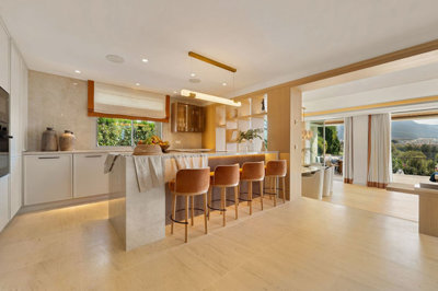 10-bb915d1cb19341576dcdc994b81ab9c5