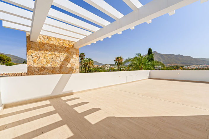 Image No.6-5 Bed House for sale