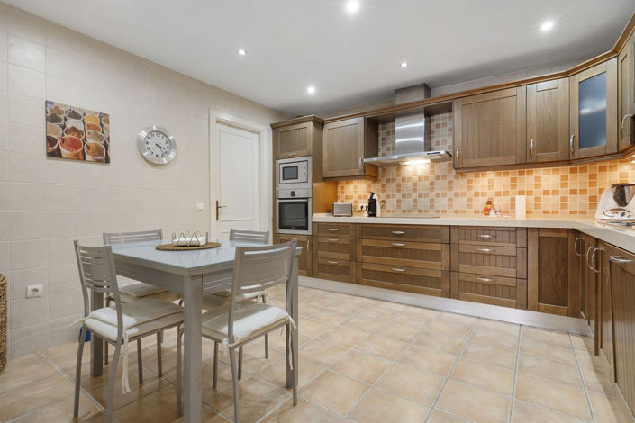 Image No.15-3 Bed Apartment for sale