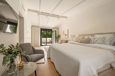 12-53013098fcab6c38b1379cd33298e050